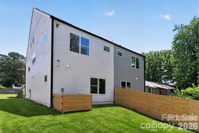 Building Photo - 2714 Baltimore Ave