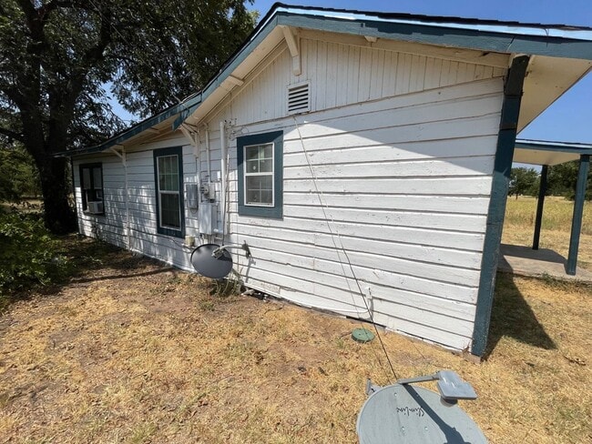 Building Photo - 3 bedroom, 1 bath