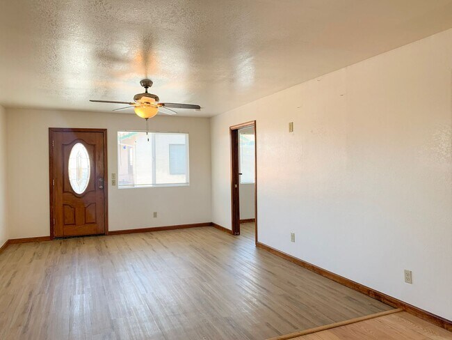 Building Photo - 1691 Albion Ct
