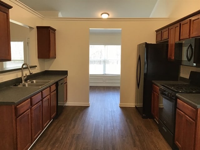 Building Photo - 2512 Walnut Tree Ln