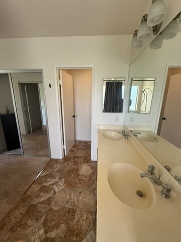 Building Photo - Spacious 3-Bedroom, 3-Bath Home in The Arbors