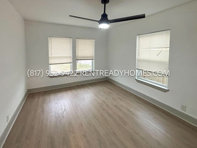 Building Photo - 1446 E Ann Arbor Ave