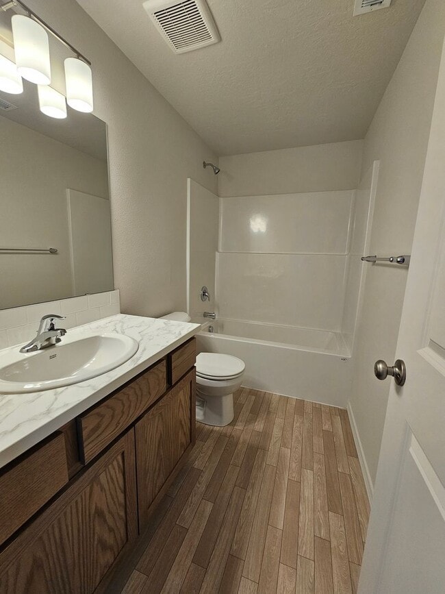 Building Photo - Brand New 3 Bed / 2.5 Bath Duplex – Available Now!