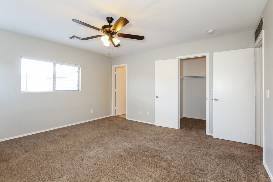 Building Photo - 3008 W White Feather Ln