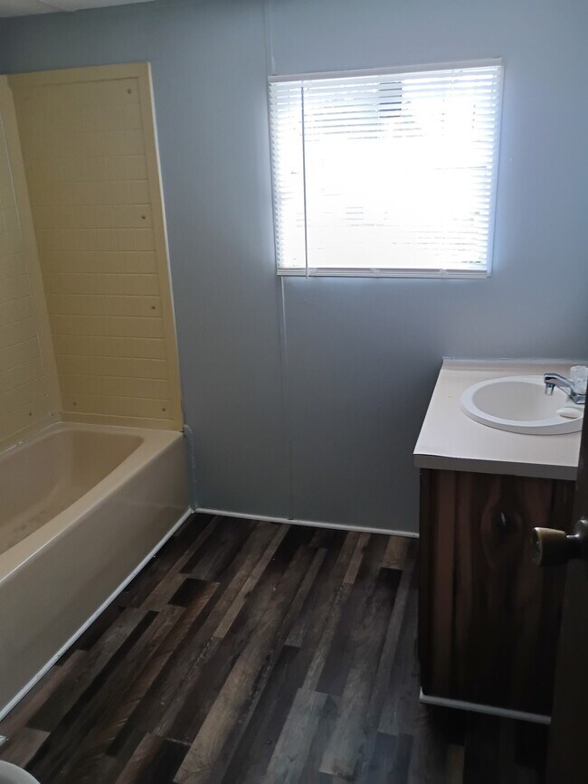 Building Photo - 99 Walnut Branch Dr