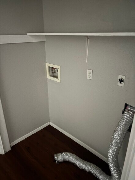 Building Photo - 2107 Conestoga Trl