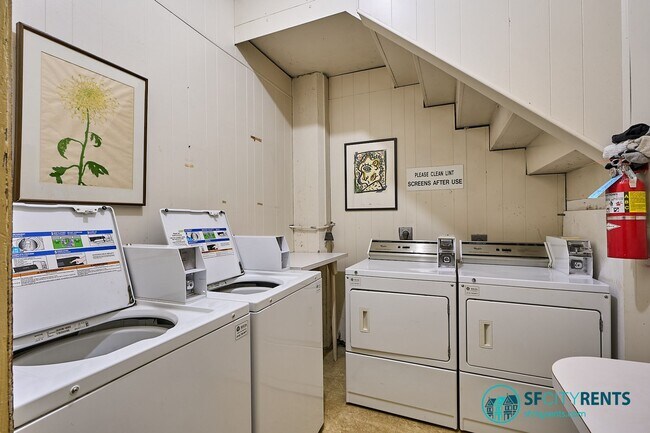 Building Photo - Russian Hill: Remodeled 9th Floor Apartmen...