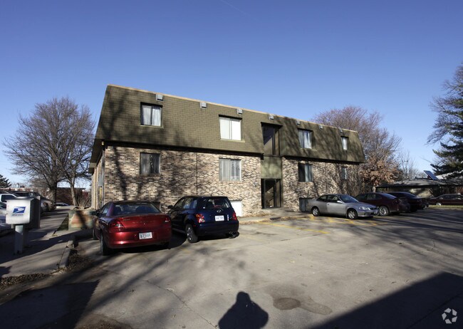 Building Photo - 4241 Holdrege St