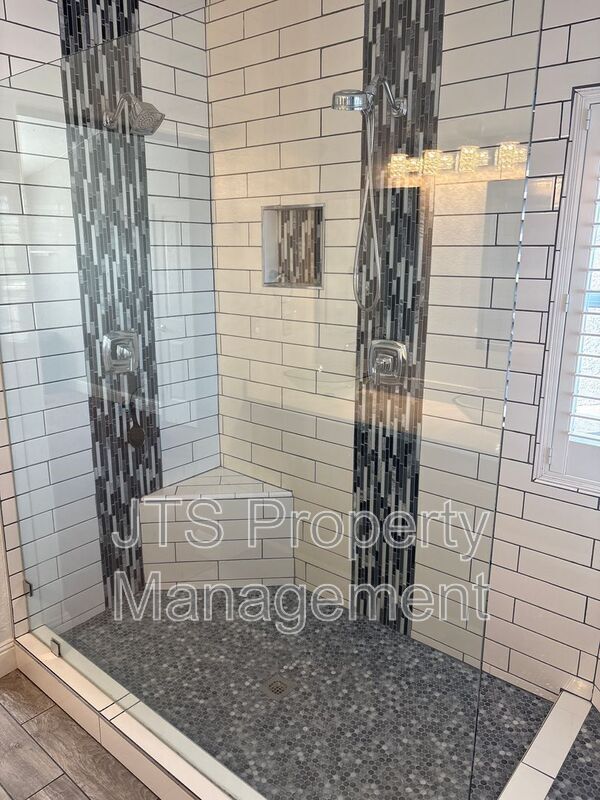 Building Photo - 6521 Turnstone Way