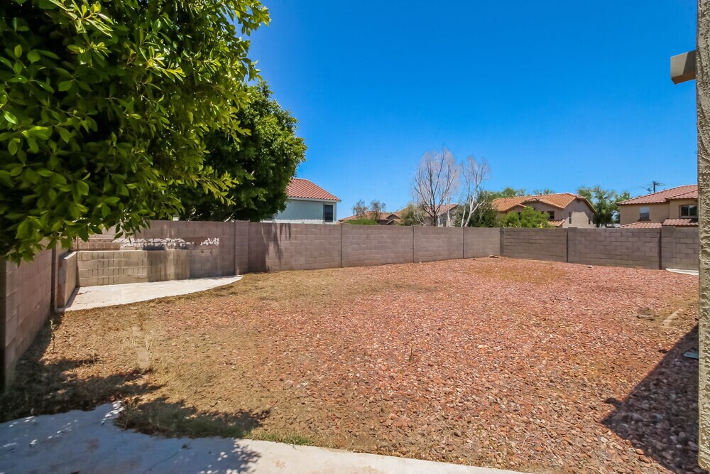 Building Photo - 526 E Milada Dr