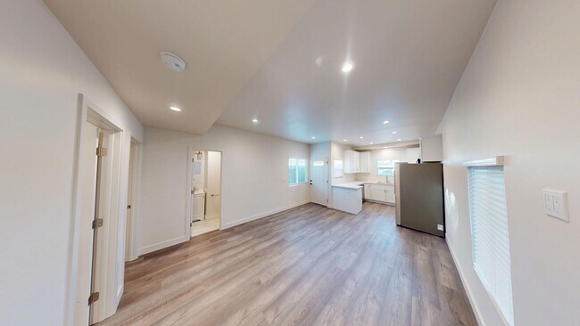 Building Photo - 4BD/2BA on East Falls! Newer Build & Rooftop Deck!