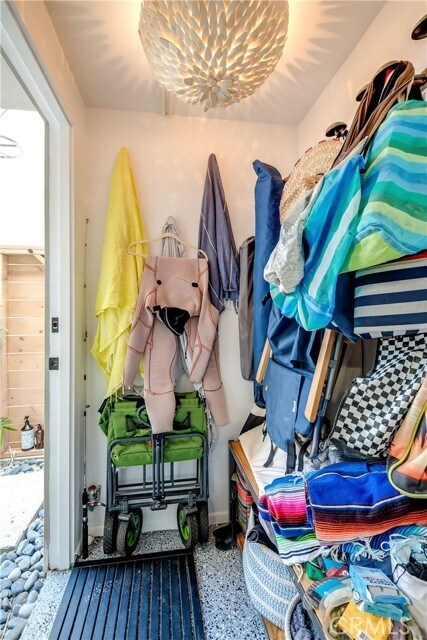 Building Photo - 433 Marine Pl