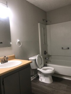 Building Photo - 837 Applewood Ln