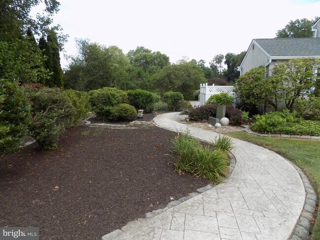 Building Photo - 313 Glenville Rd