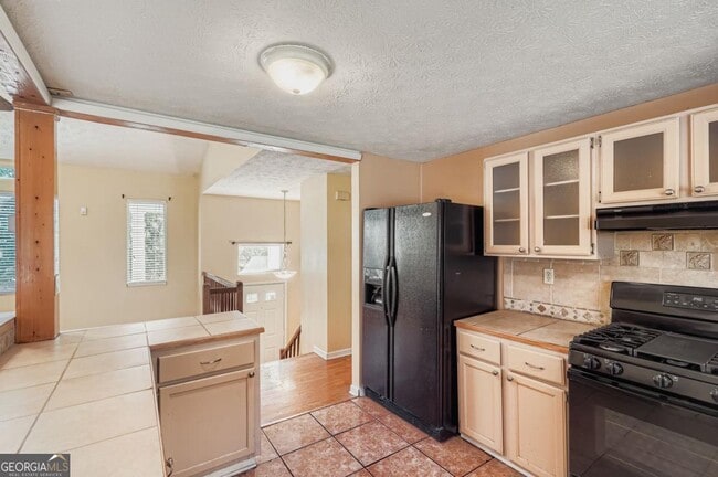 Building Photo - 6134 Raintree Bend