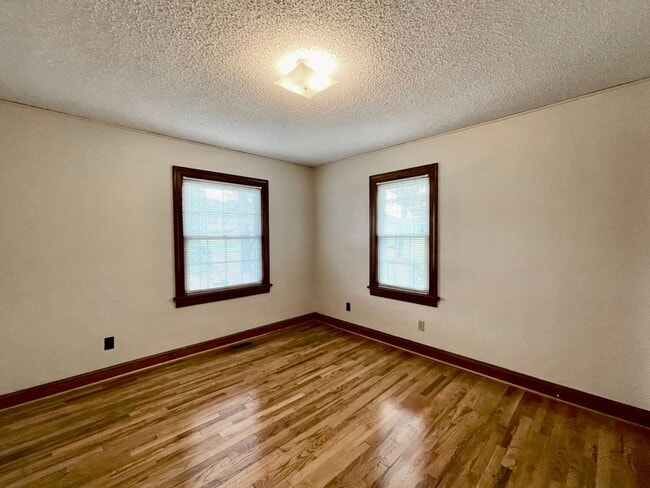 Building Photo - All Brick Ranch Home in Kempsville W/HUGE Yard - Sunroom - Detached 2-Car Garage PLUS Workshop & ...