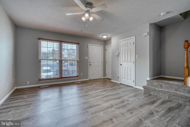 Building Photo - 1453 Golden Rod Ct