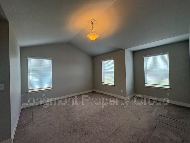 Building Photo - 1303 S Oak Ct.