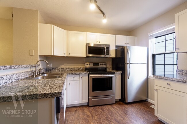Building Photo - 4030 Baytown Dr