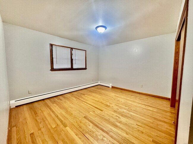 Building Photo - 197 Potuccos Ring Rd