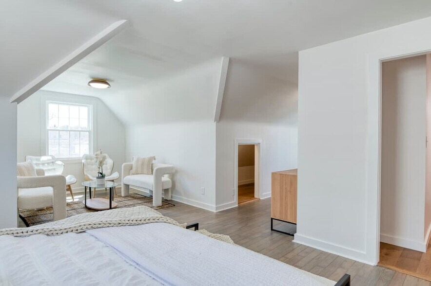 Building Photo - 2716 Lincoln Ave