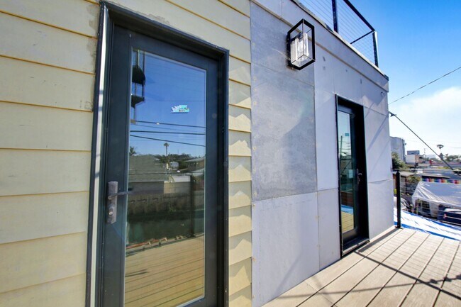 Building Photo - 3064 Imperial Ave