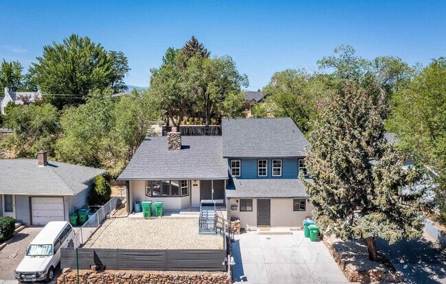 Building Photo - 1449 Hillside Dr