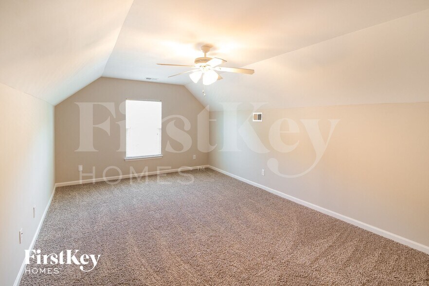 Building Photo - 107 Springbank Ct