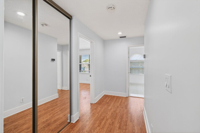 Building Photo - 7848 Travelers Tree Dr