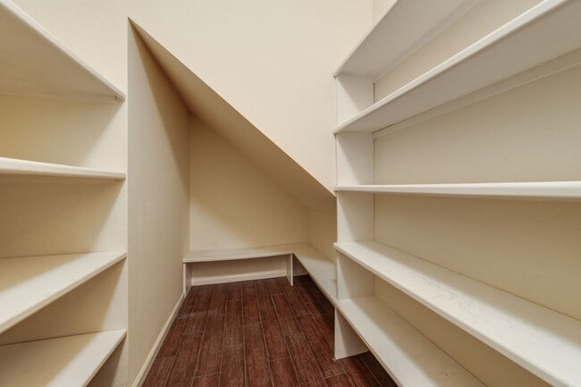 Building Photo - Stunning Folsom Split-Level Home with Pool & 3-Car Garage in Quiet Cul-De-Sac