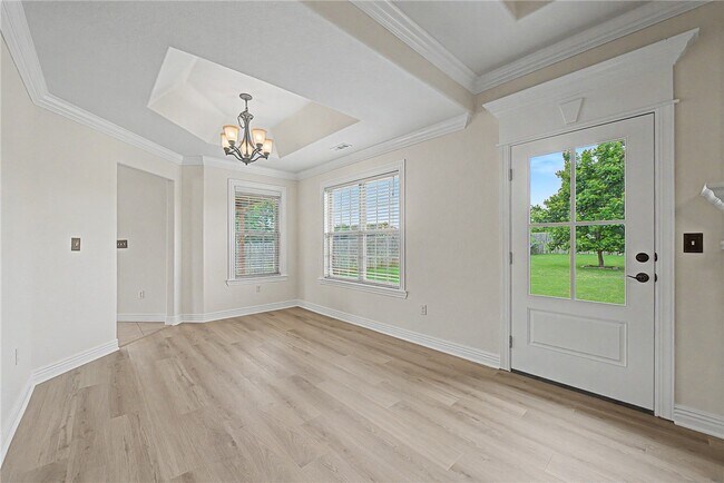 Building Photo - 208 McDaniel St