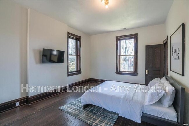 Building Photo - 3922 Castleman Ave