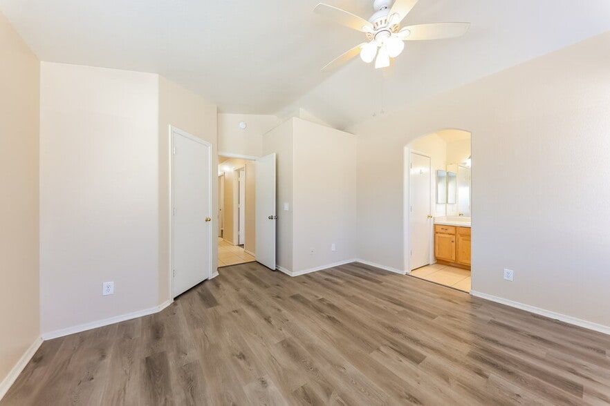 Building Photo - 3618 W Tina Ln