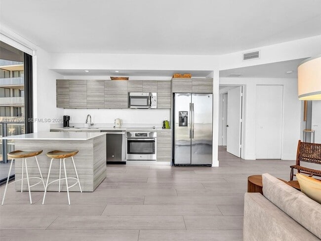 Building Photo - 121 NE 34th St