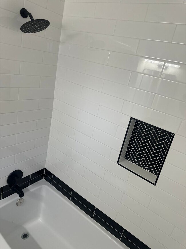 Building Photo - 1913 Minnesota Ave SE