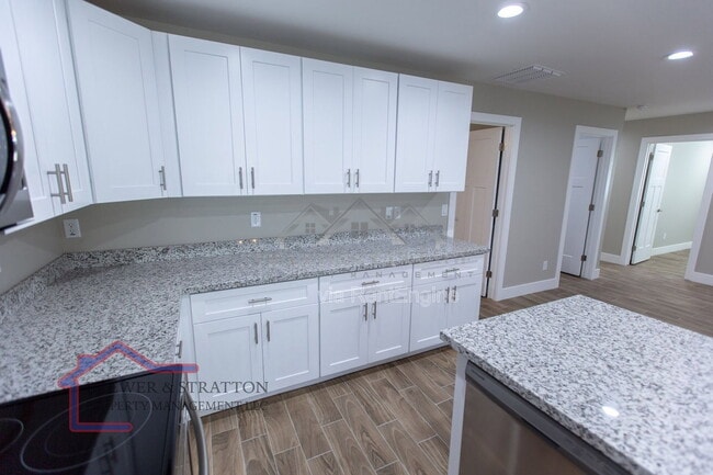 Building Photo - 2334 W Romley Rd