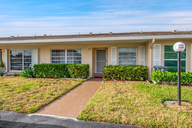 Building Photo - 8799 Bella Vista Dr