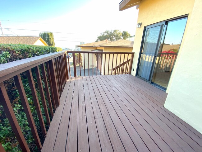 Building Photo - One Bedroom Home in New Monterey with Ocea...