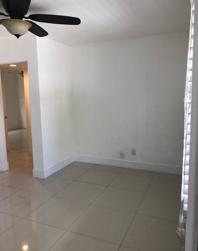 Building Photo - 516 S 11th St