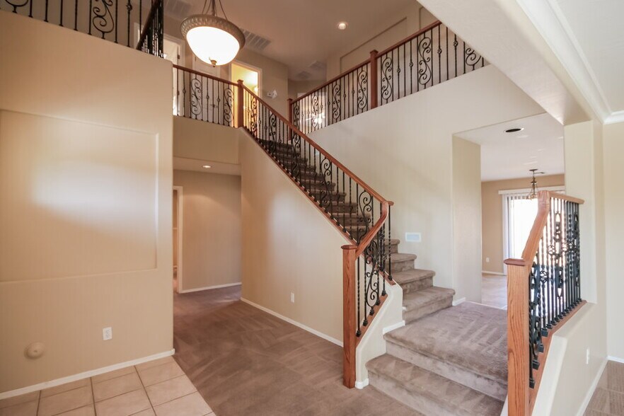 Building Photo - 3130 E Cowboy Cove Trail