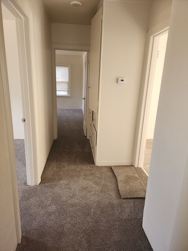 Building Photo - Country Home Between Empire and Waterford-  3 Bedroom 1 Bathroom With Central Heat And Air