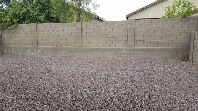 Building Photo - 17190 W Desert Ln