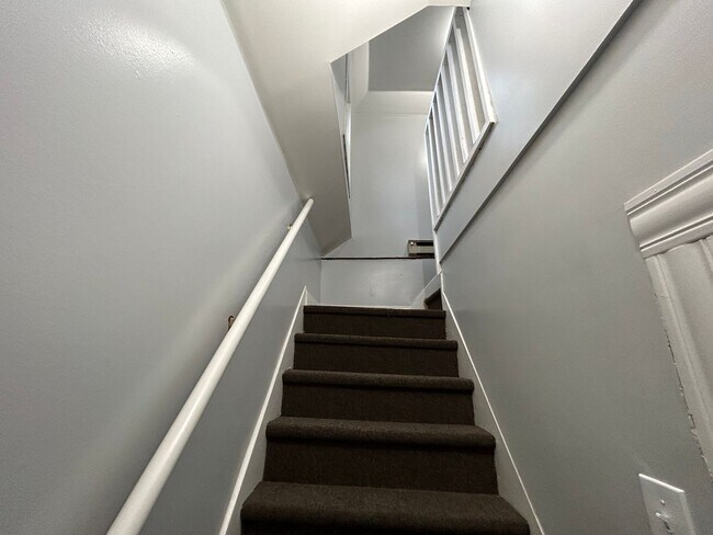 Building Photo - Cozy Duplex in Cheviot
