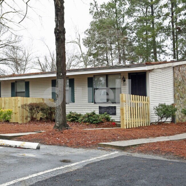 Building Photo - 808 Forest Ridge Pl