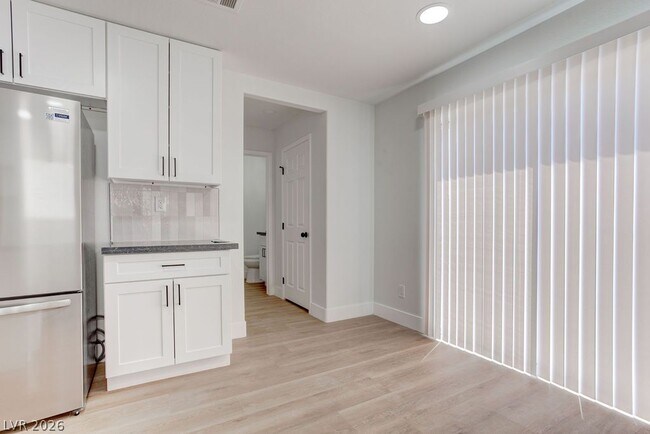 Building Photo - 8765 First Lady Ave