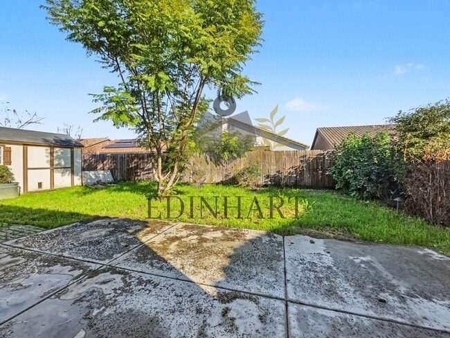 Building Photo - 1132 S Simon St