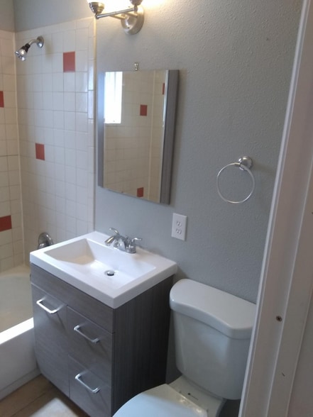 Primary Photo - 608 Alcazar St SE