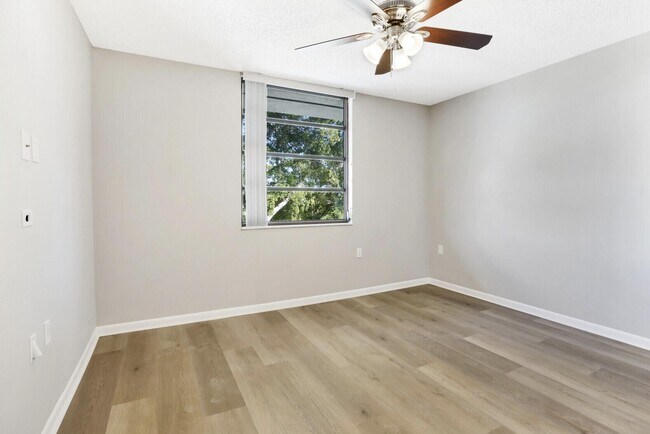 Building Photo - 3636 Whitehall Dr