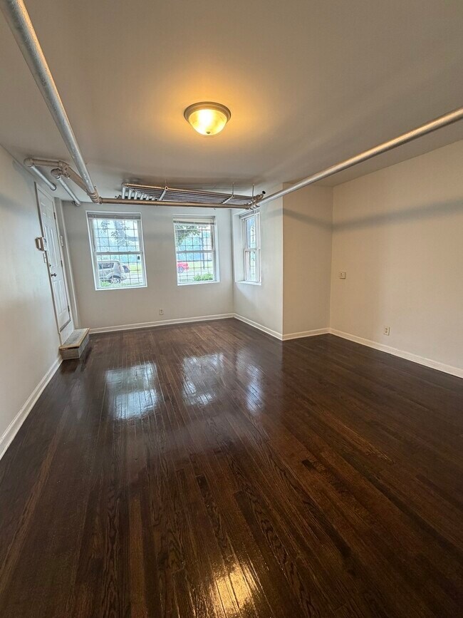 Building Photo - 5148 S Indiana Ave