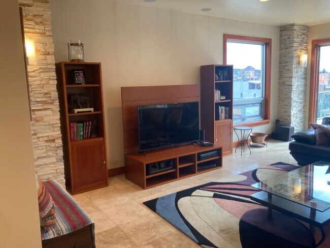 Building Photo - 1201 Main Ave